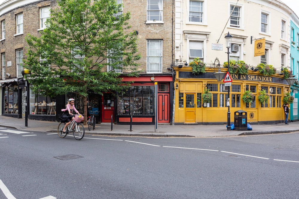 Kildare Gardens by Onefinestay