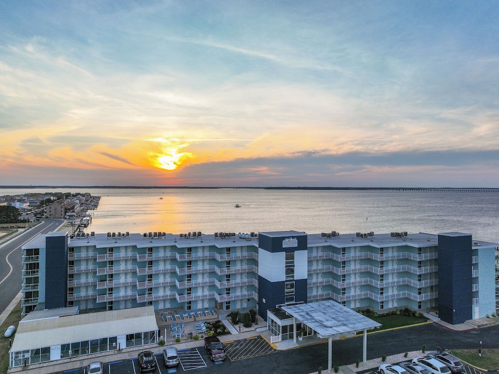 Bay Club Resort by Coolvacay