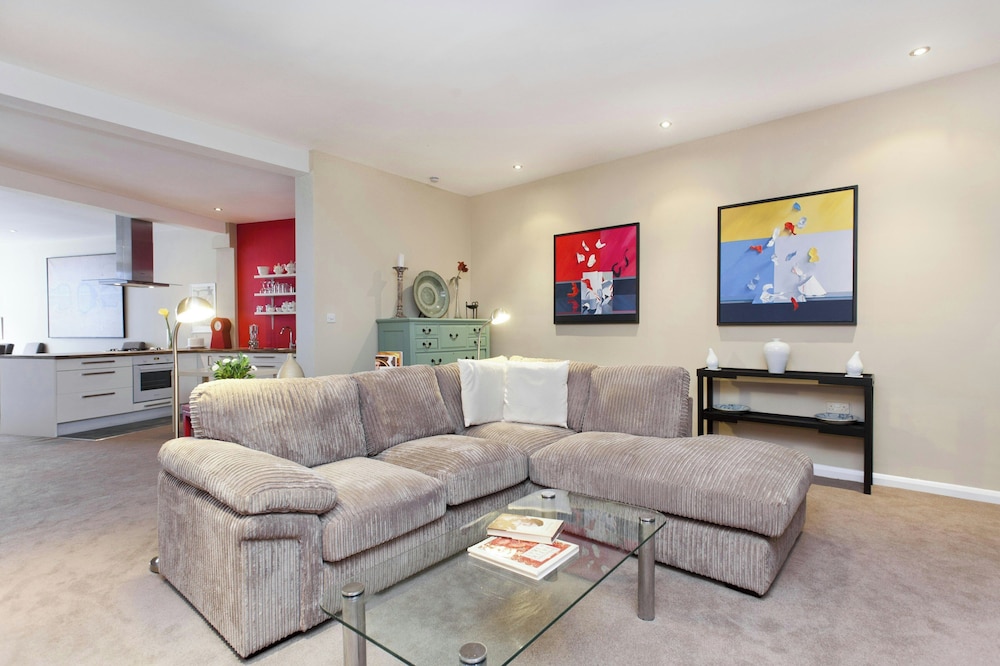 Lancaster Mews Studio II by Onefinestay view 5