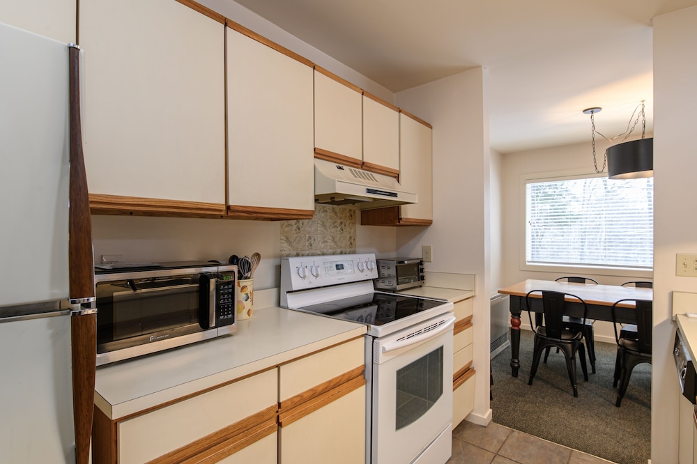 Glades 13 2 Bedroom Condo