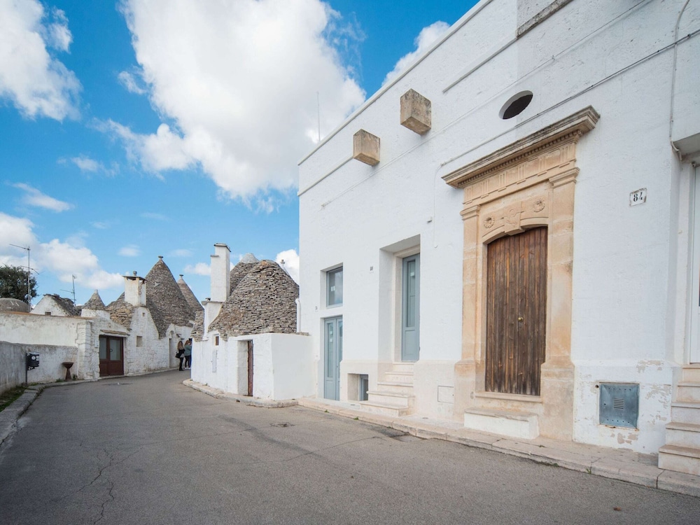 Belvilla by OYO Trullo Dell'ulivo per Tre view 4