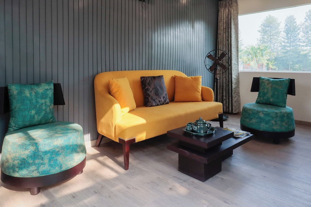 ELIVAAS 5-BHK with Luxe Mudhouses, Tents, Pond & Pvt Pool | Kaimalgarh Farmstay
