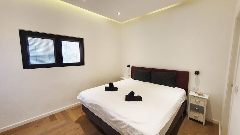 Brand New 2 Bedrooms Near the Beach TL55 view 4