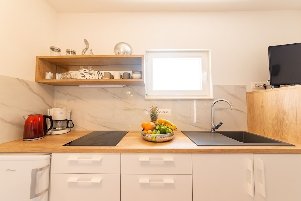 Renci - Great Location & sea View - A3 view 4