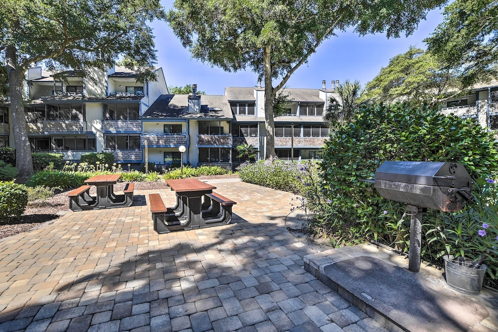 Steps to Shore + Pool Access: Myrtle Beach Condo