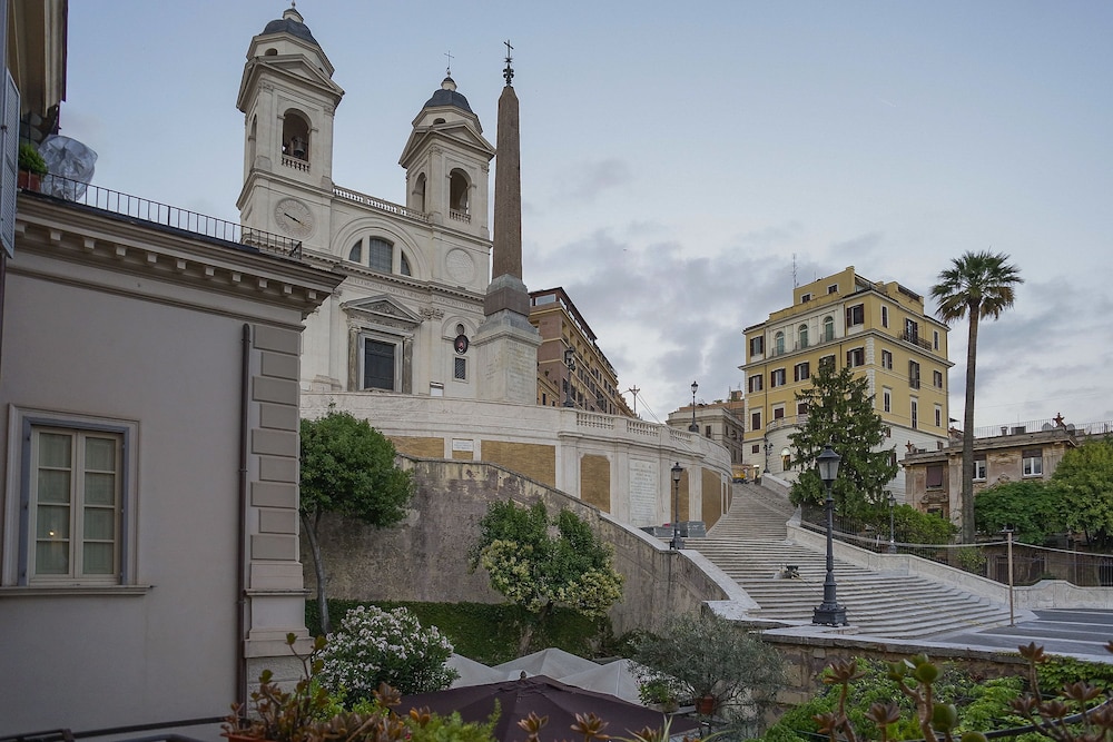 Les Diamants Spanish Steps Suite
