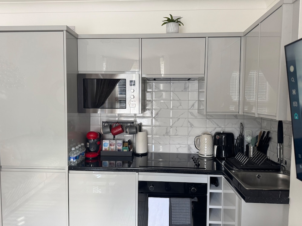 Cozy 2br-5guests-near Attractions-garden