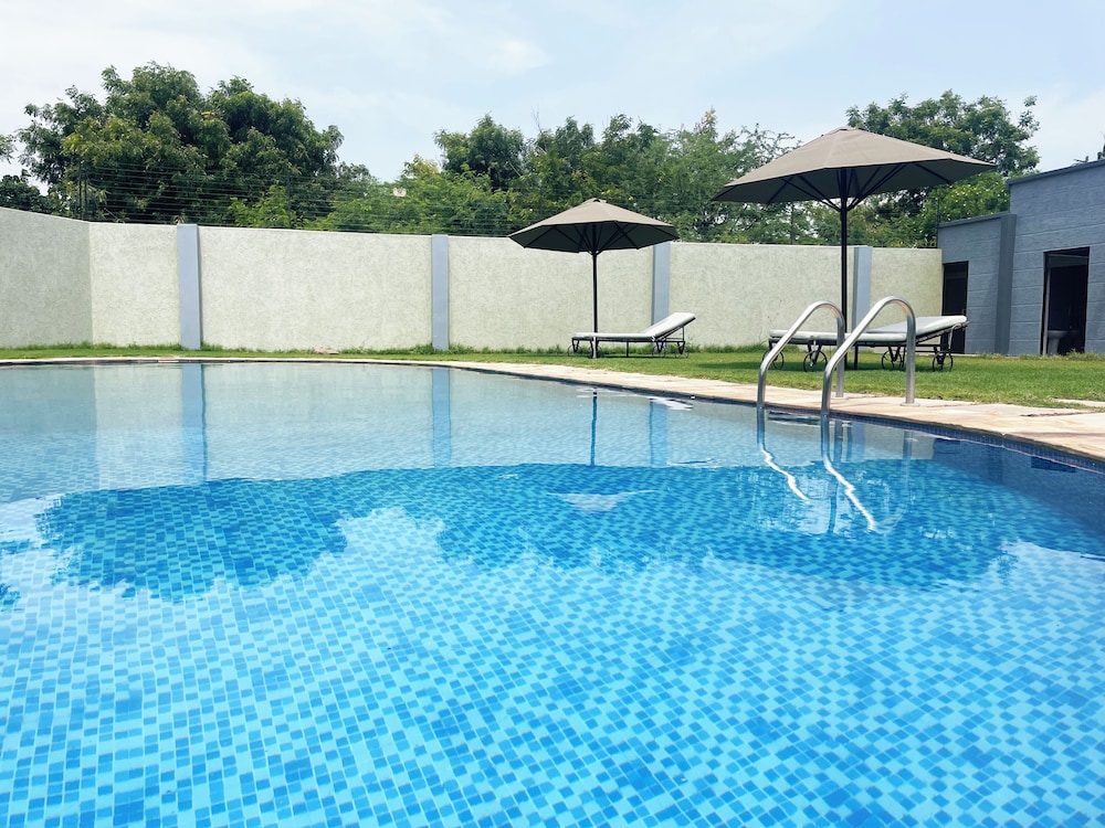 Ngare Lodge