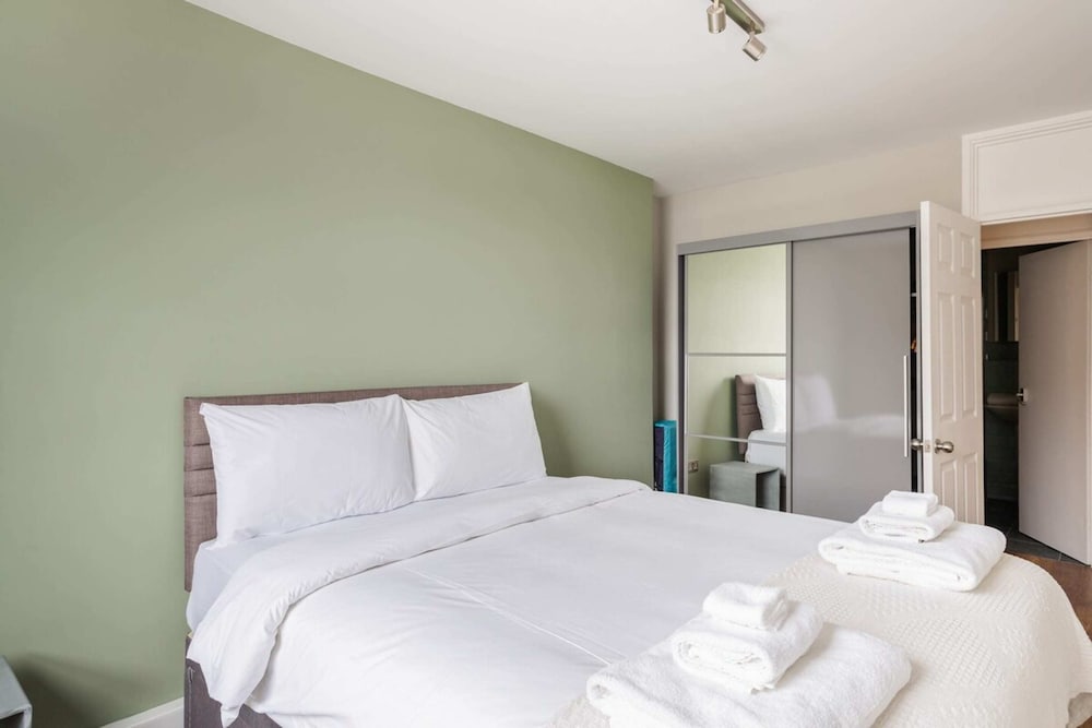 Modern 3 Bedroom Apartment in Holborn