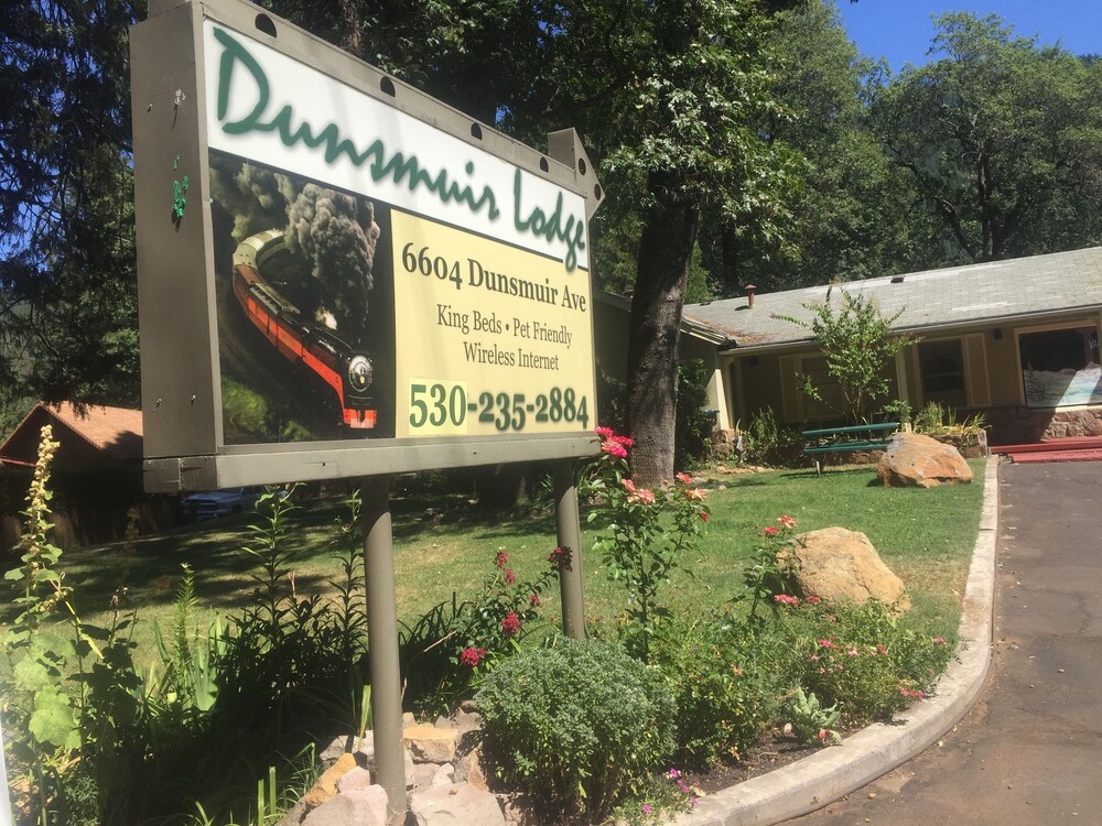 Dunsmuir Lodge