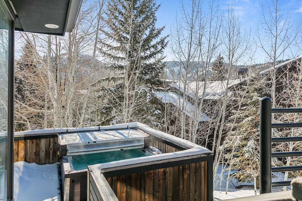2060 Solamere Drive - Four Bedroom Home 4 Condo