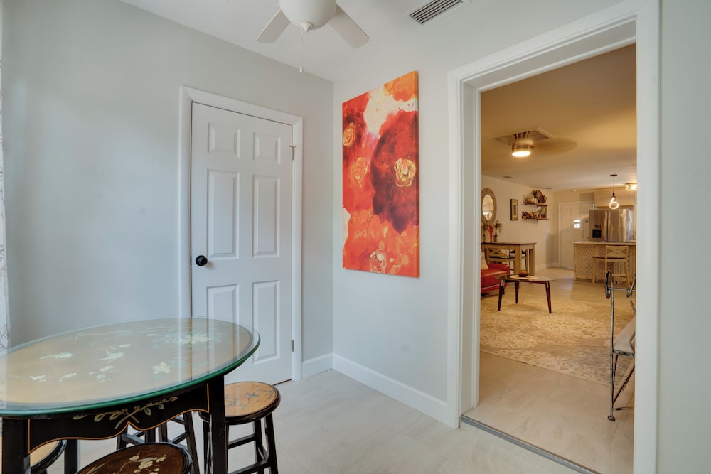 Walk to Redington Beach: Renovated Duplex w/ Patio