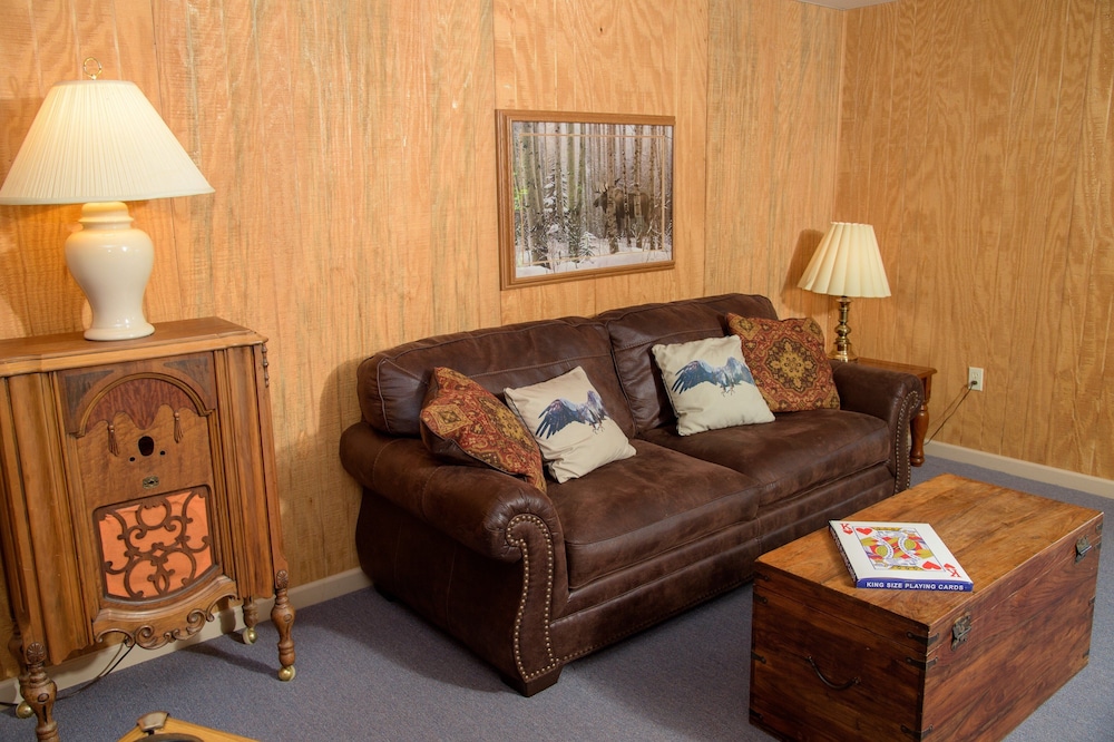 Bear Dance 1 Bedroom Cabin