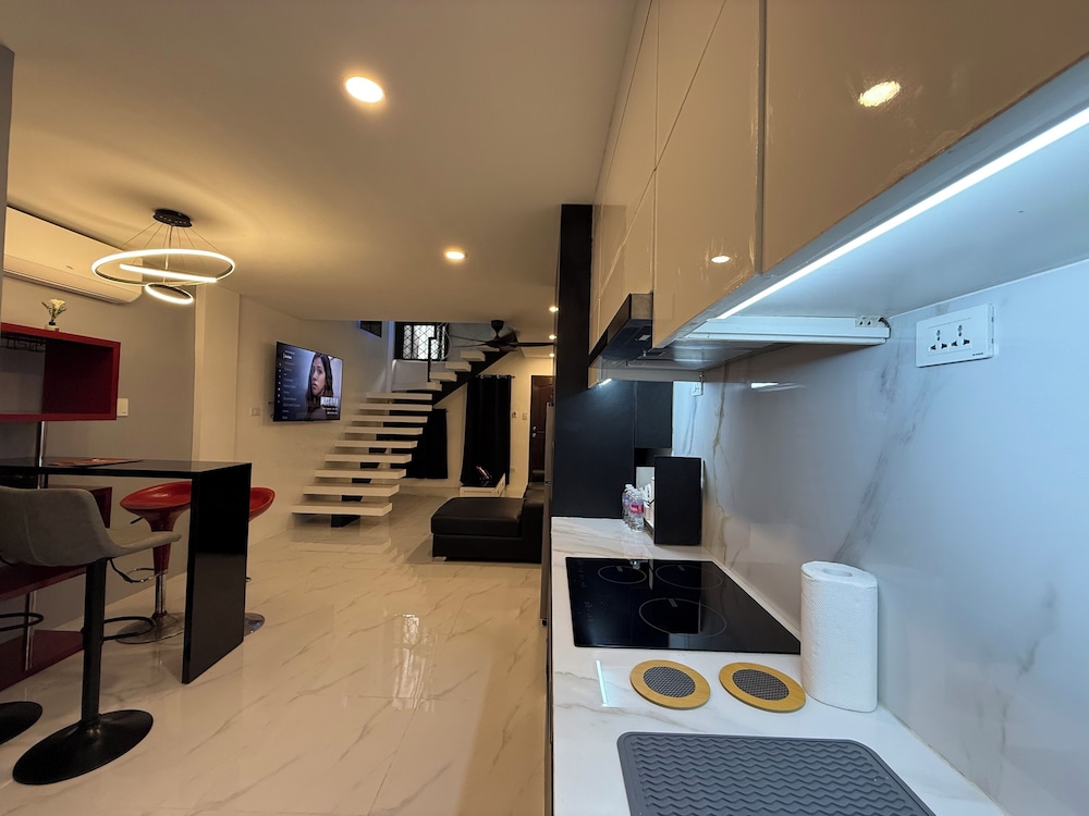 Kandi Suites 2BR with private Jacuzzi