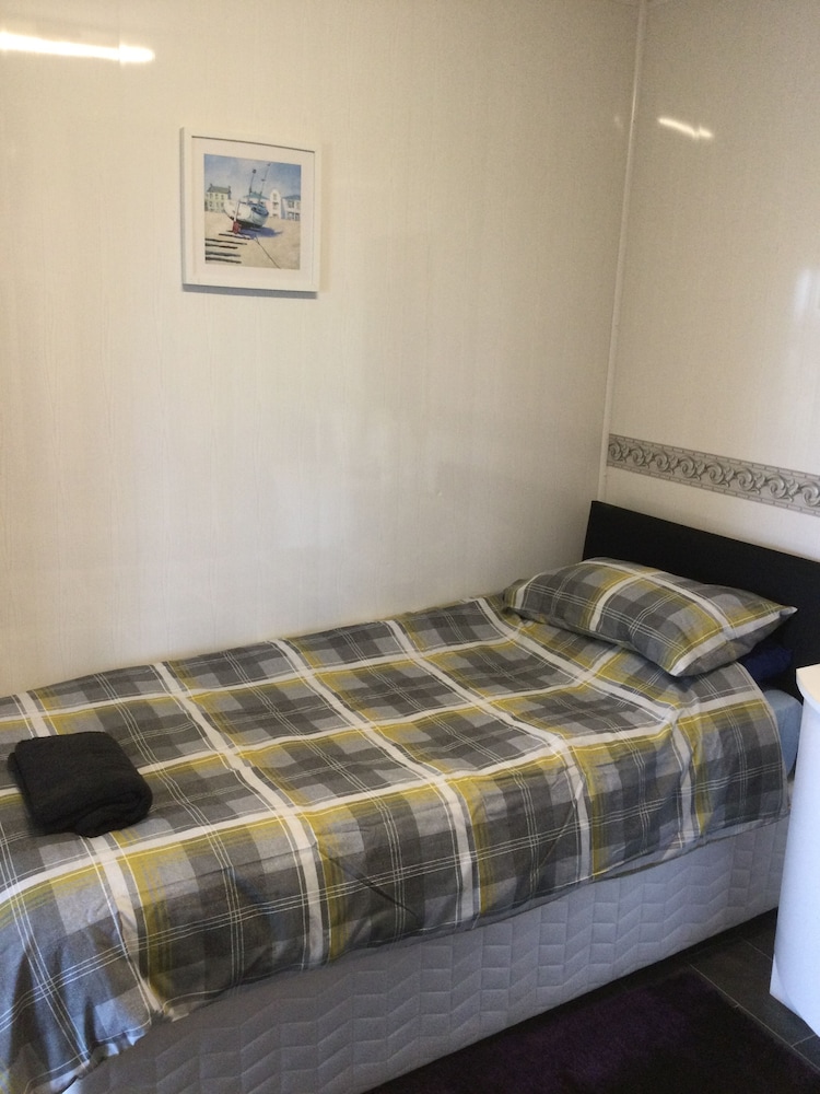 Stunning 2-bed Cottage Countryside Outside Ayr view 3