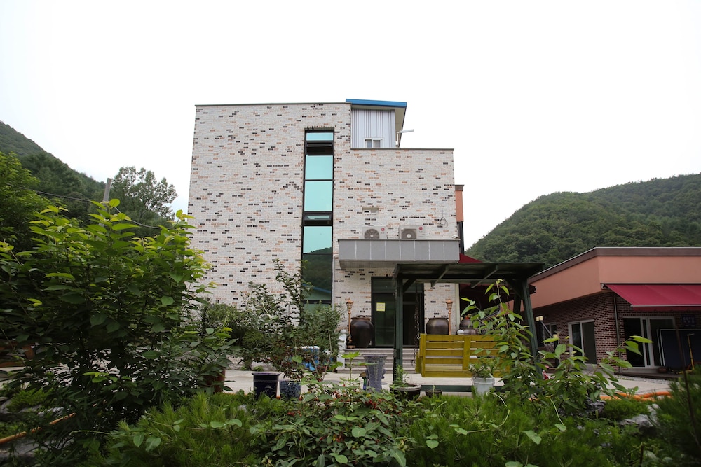 Photo 8