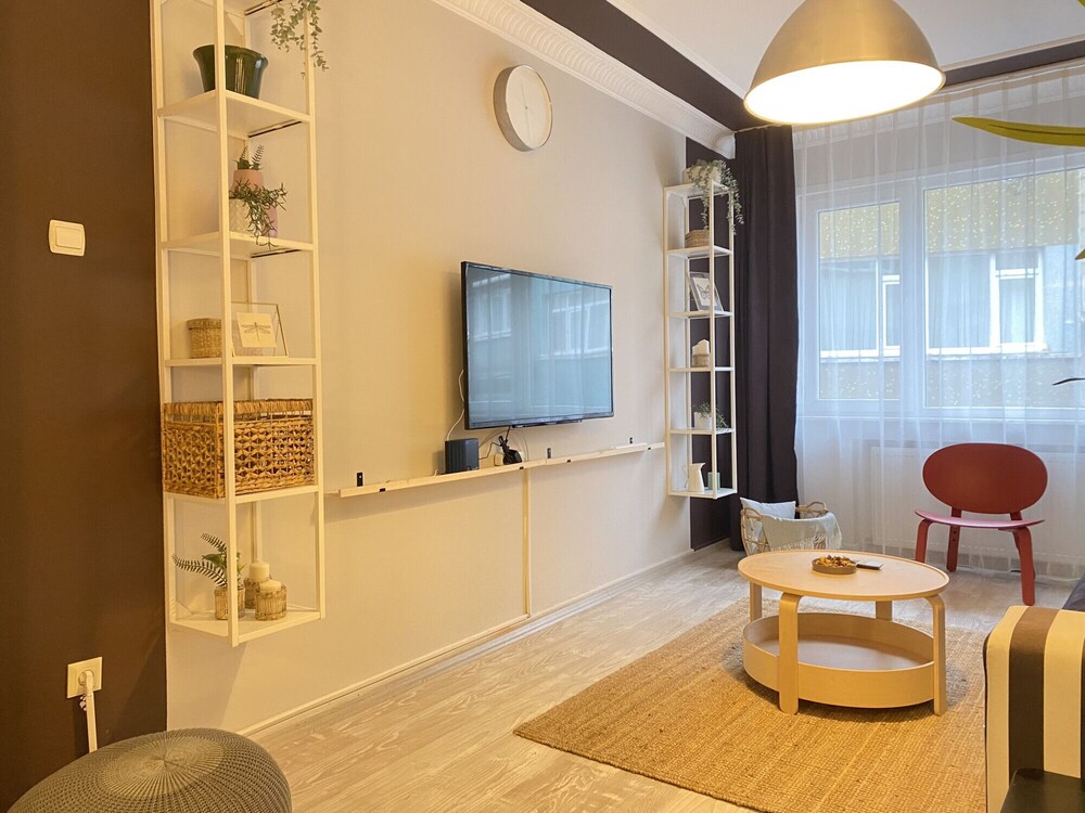 Charming Flat Near Osmanbey Metro Station