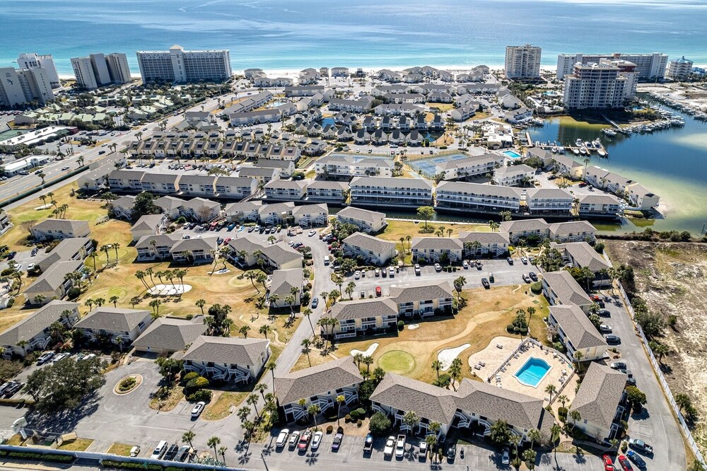 Sandpiper Cove 1129 2 Bedroom Condo by RedAwning