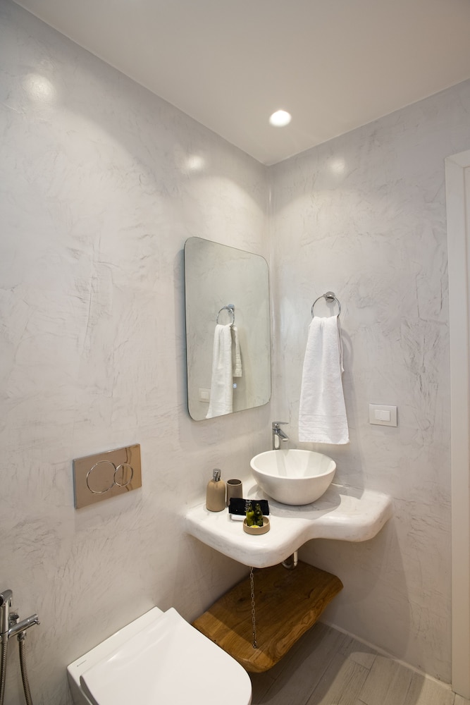 TIFFANYS VILLAS view 4