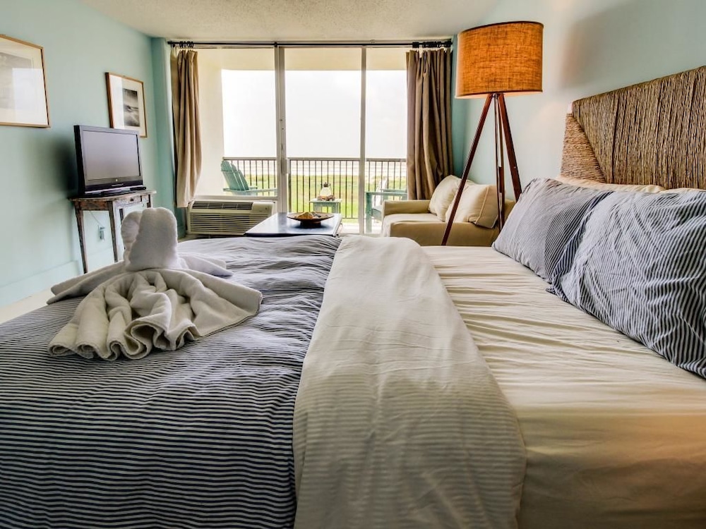 Cozy Islander East