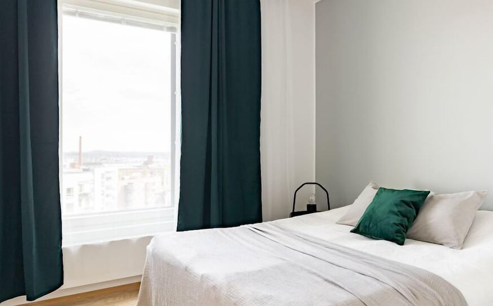 New 1BR Apt with Sauna, Balcony and 11th Floor Views view 2