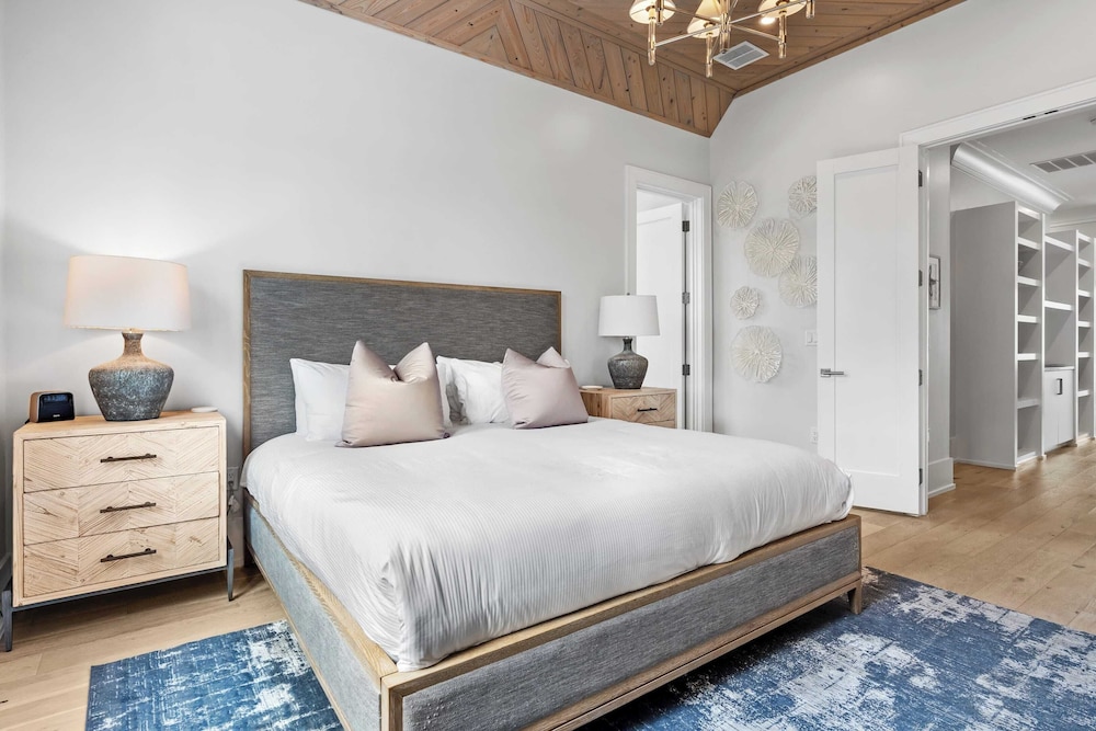 30A Beach Bliss by Avantstay Golf Cart + Luxury Private Pool