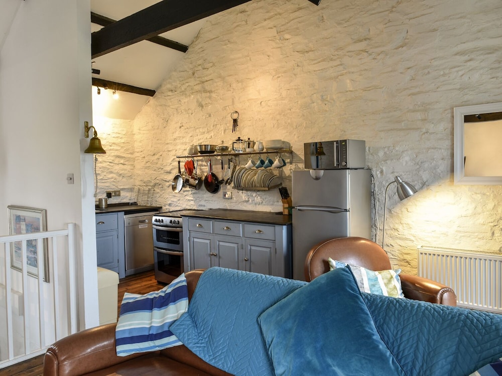 Threshings Cottage view 4