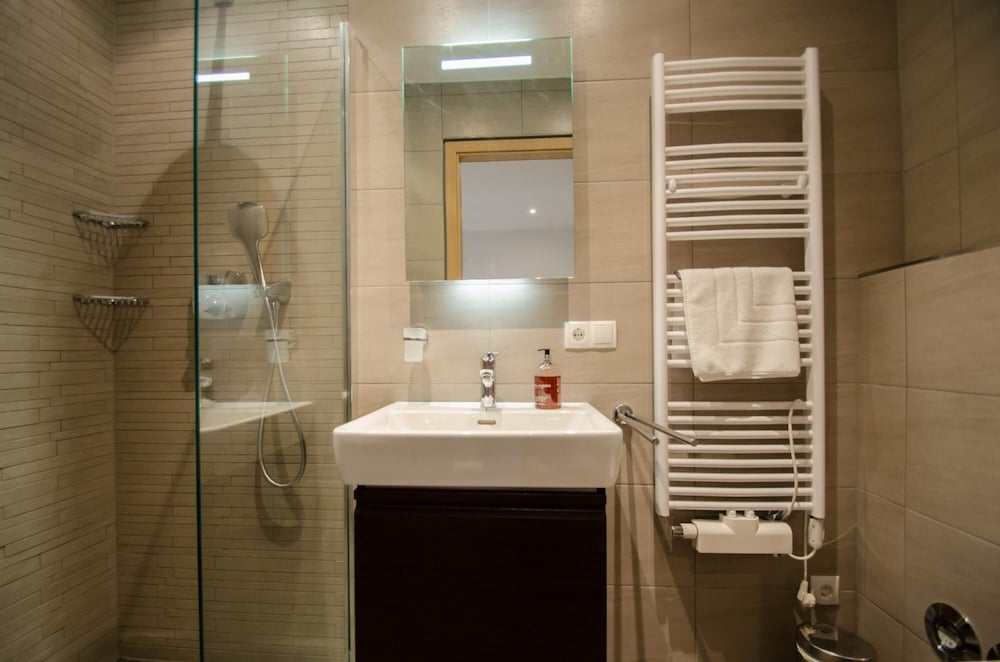 Superb Alpine Lodges Zell am See 6-8pax