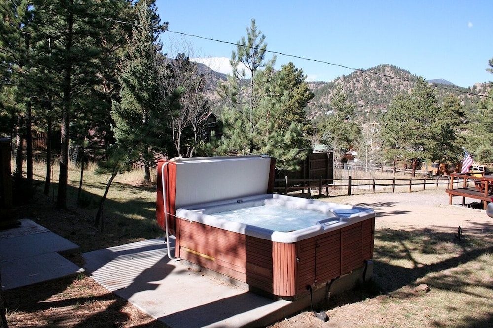 Mountain Pine Cabin With Personal Hot Tub - Dog-friendly! 3 Bedroom Cabin - #20-NCD0296 view 5