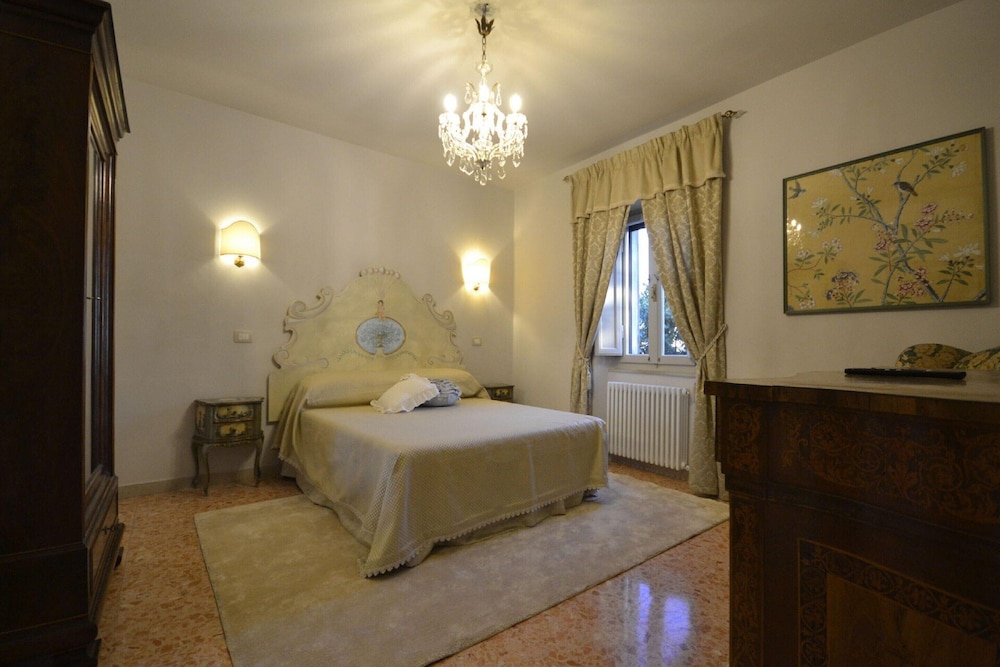 Belvilla by OYO Villa Torreone
