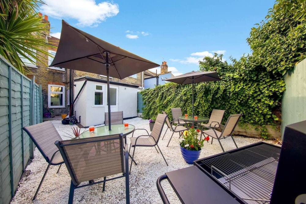 outdoor bbq area