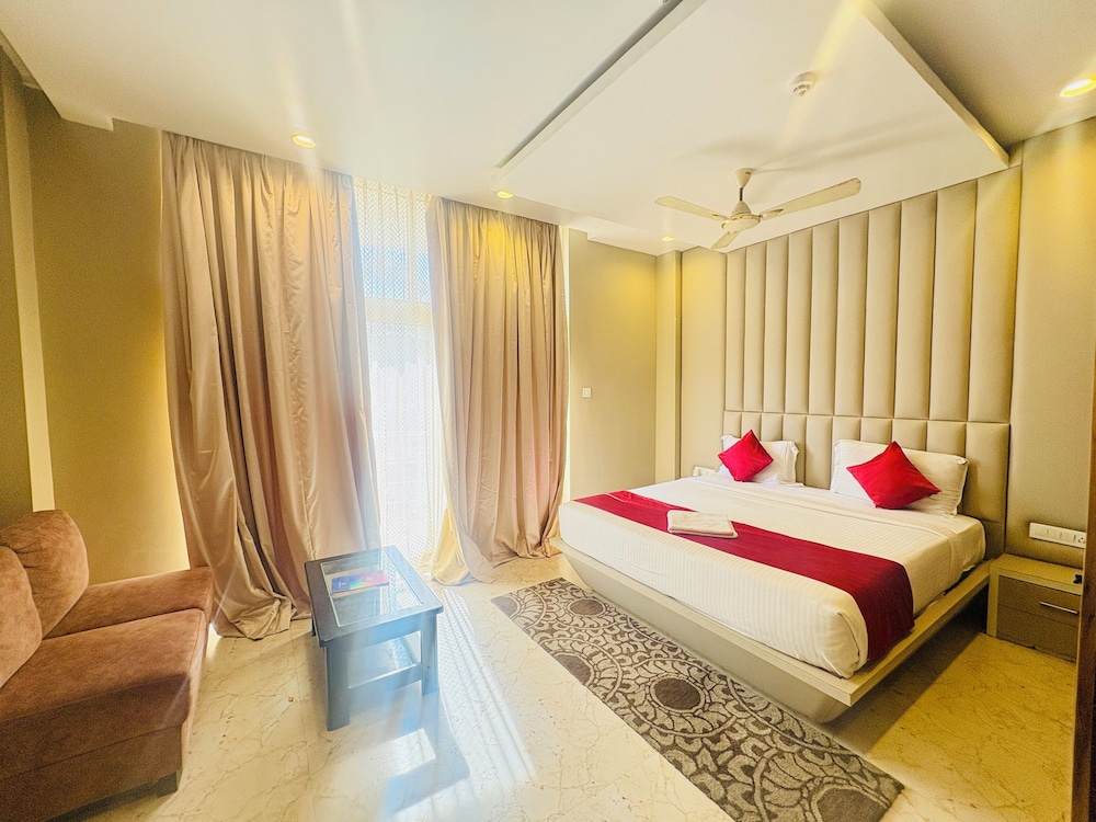 The Bay Suites Puri With Sea View