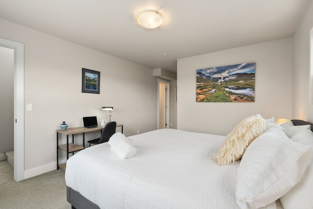 Mountain View Getaway - Groups Welcome!