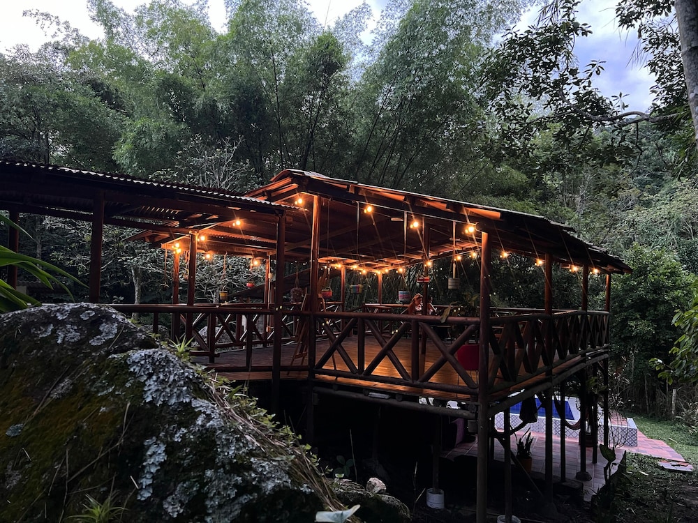 Bahareque Hostal