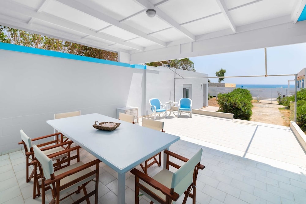 The Cottage South Escape With Beach Front Pool