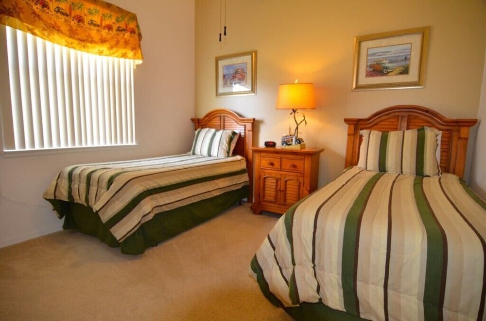 Legacy Park 5 Bedroom Villa by RedAwning - Image 5