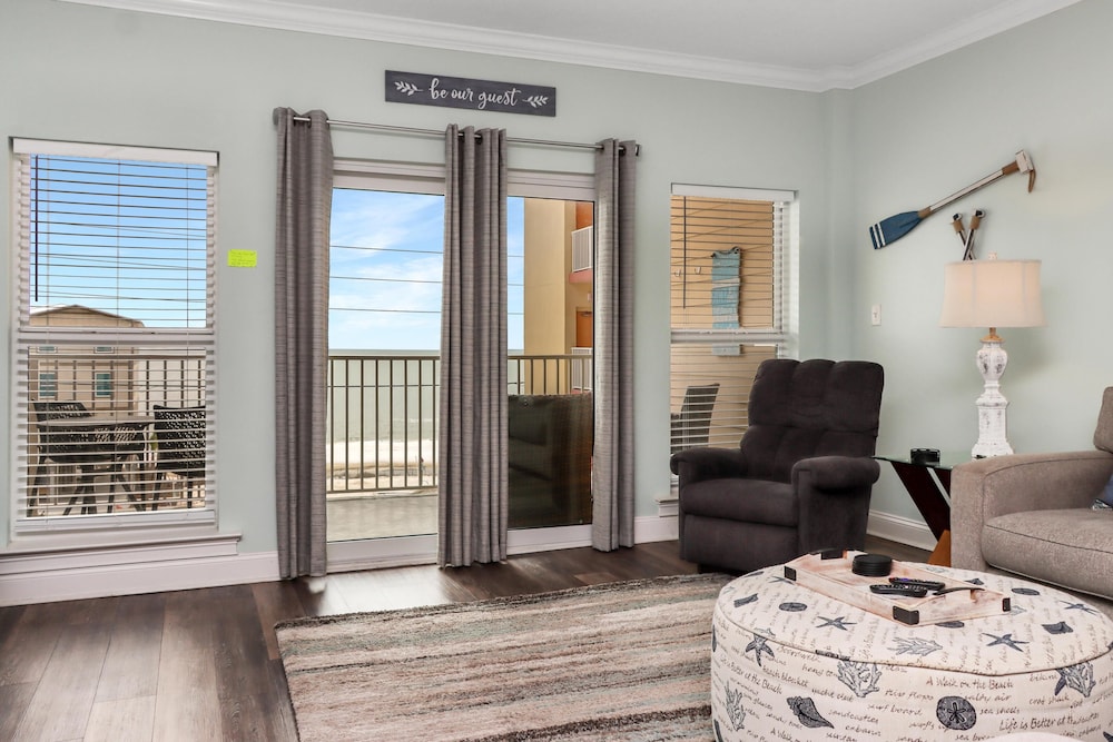 Paradise Shores 305