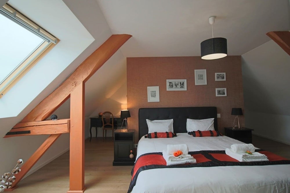 Villa in Monce-en-belin Near Le Mans Circuit