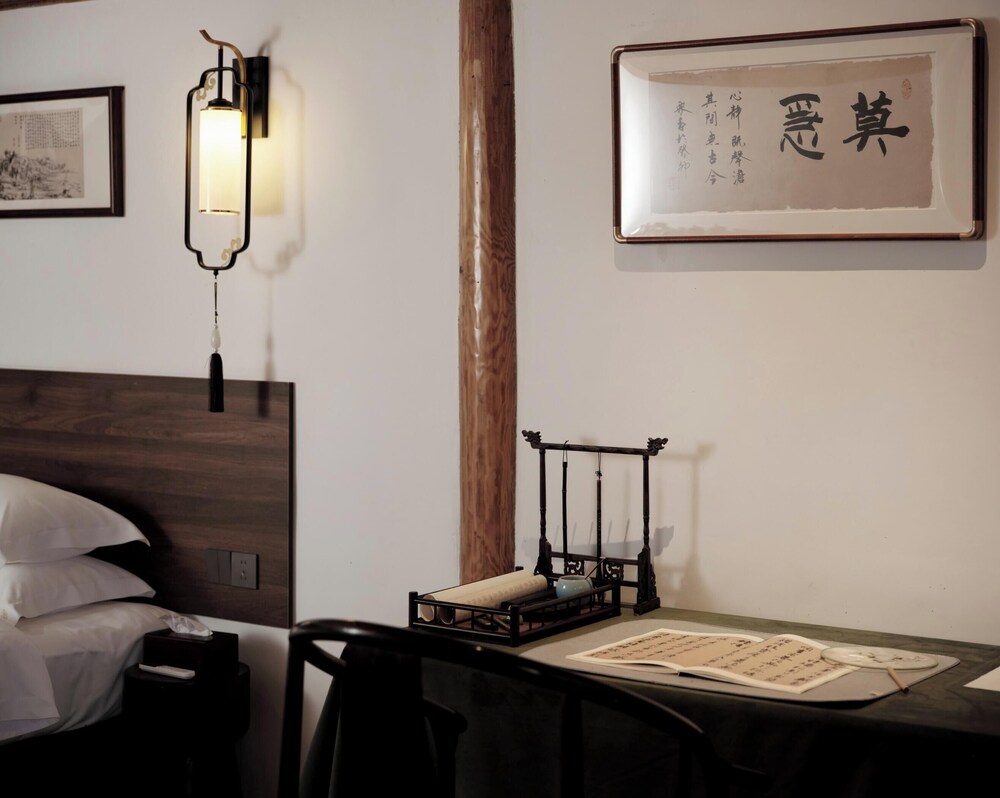 Shaxi Ancient Town Chang Le Li Chinese Courtyard Hotel