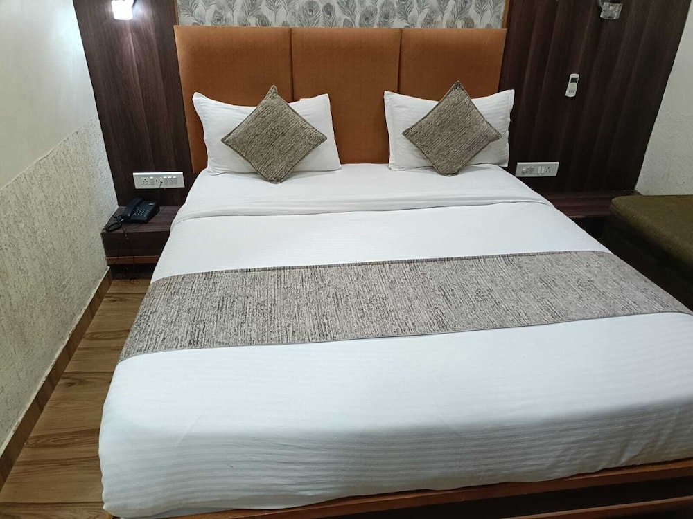 HOTEL RJ RESIDENCY C.G.ROAD