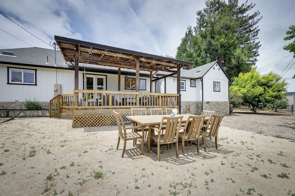 Sonoma County Vacation Rental w/ Vineyard Views!