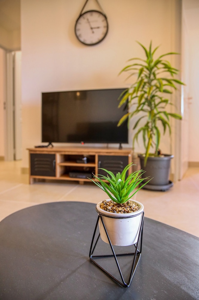 Modern Comfort by the Lagoon