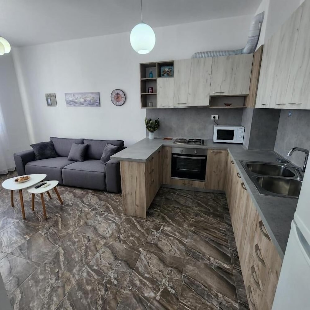 Kalpazo Tirana Vila 313