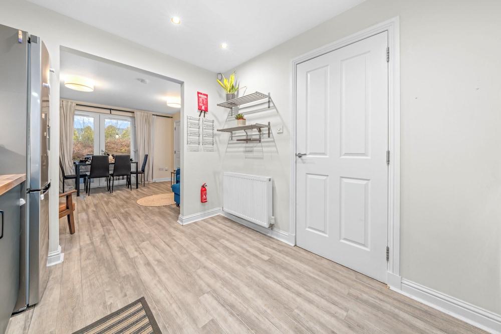 Urban Elegance 5-Bed Glasgow Home