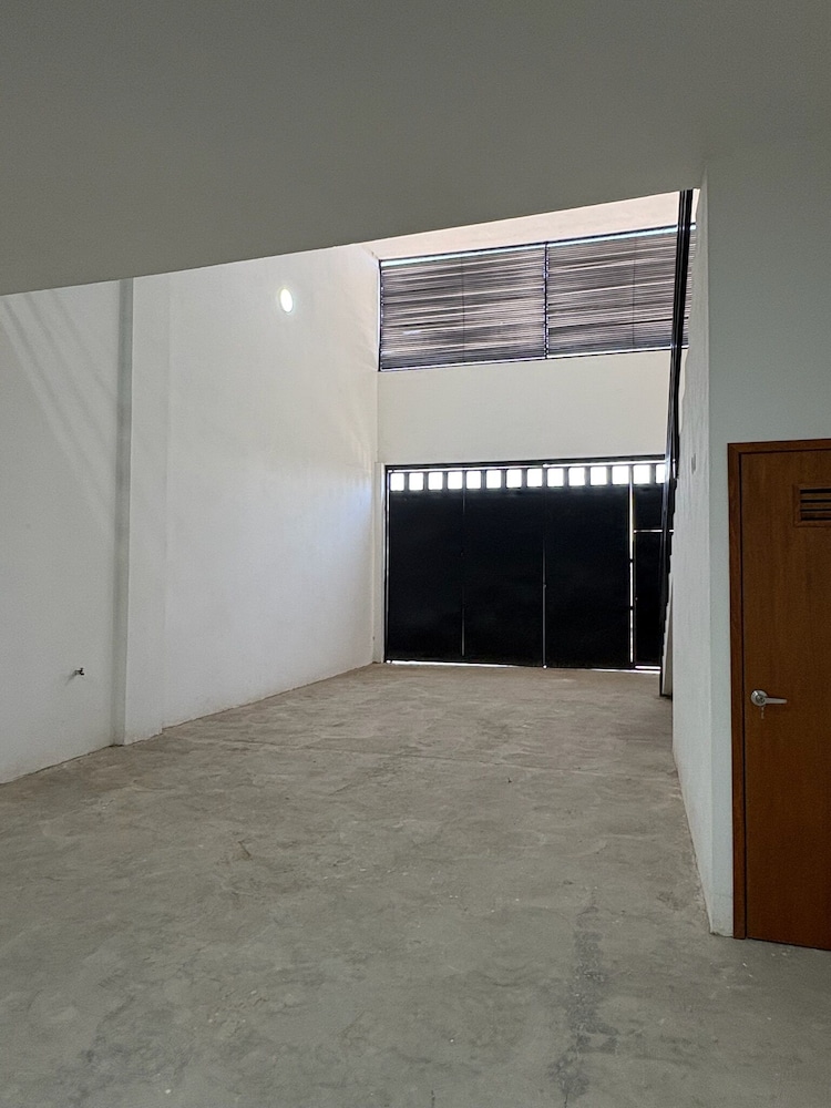 Periférico Bodega con Departamento A