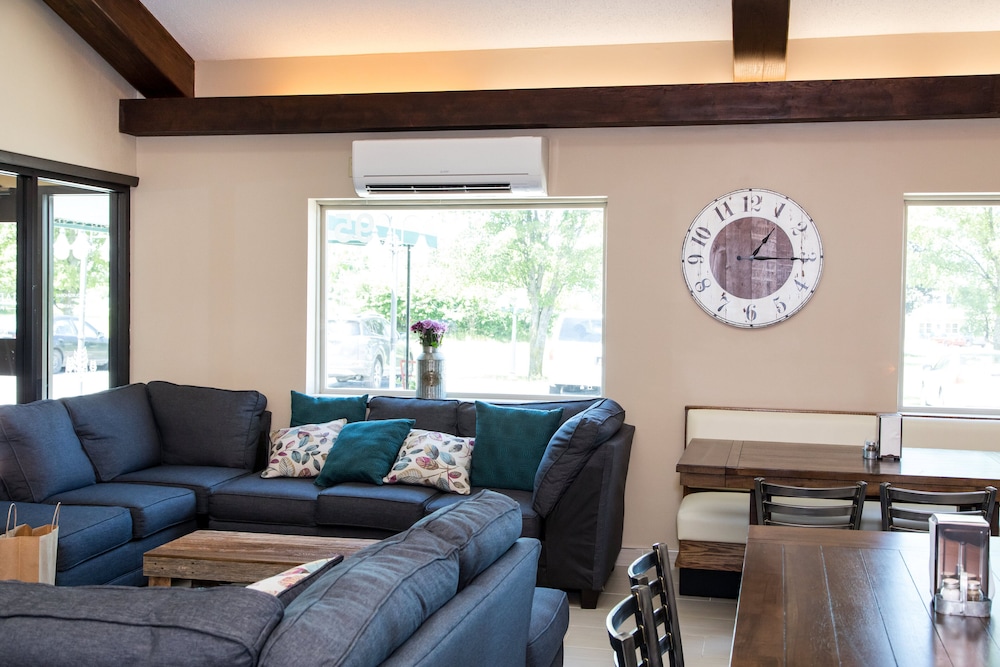 Harvest Inn - Property Image 2