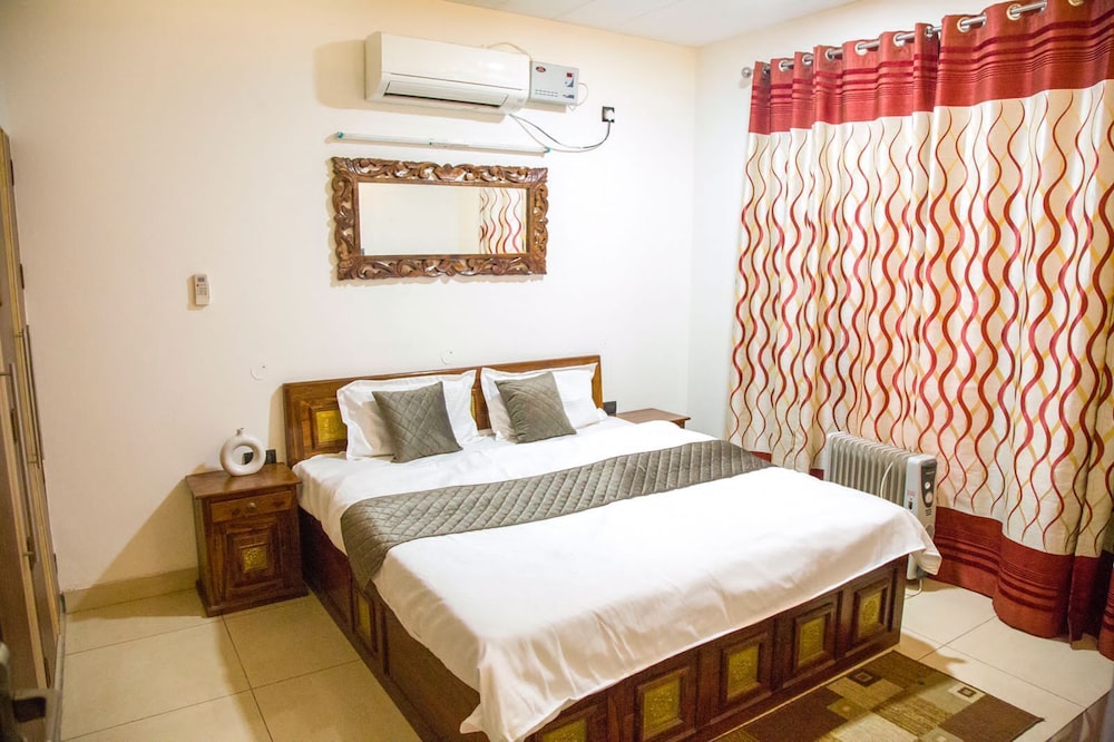 Classic Pine View Villa Kasauli