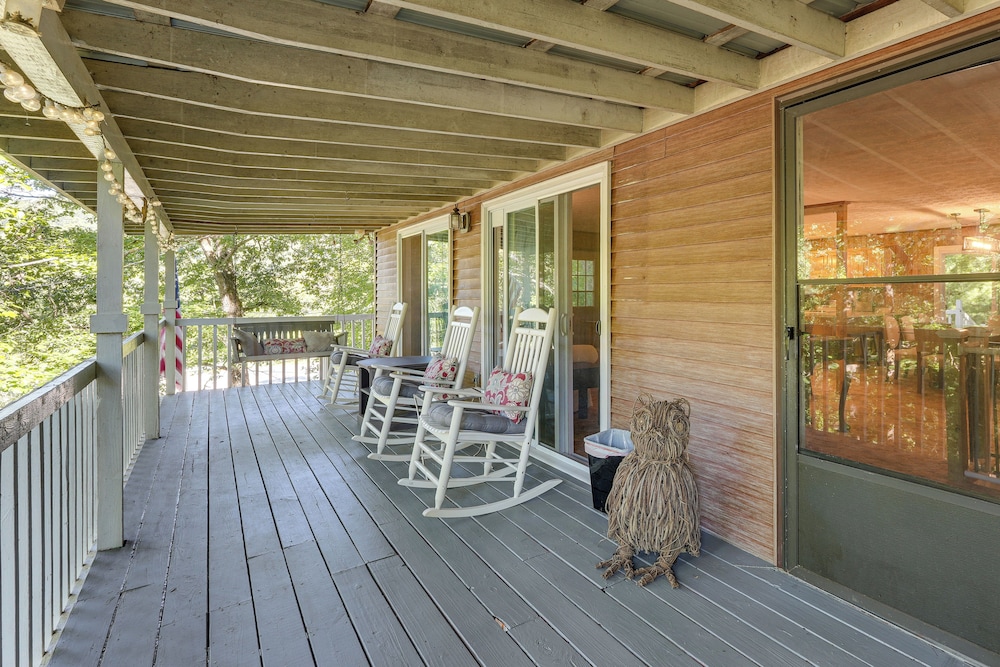 Hiwassee River Gem w/ Huge Decks: Great for Groups