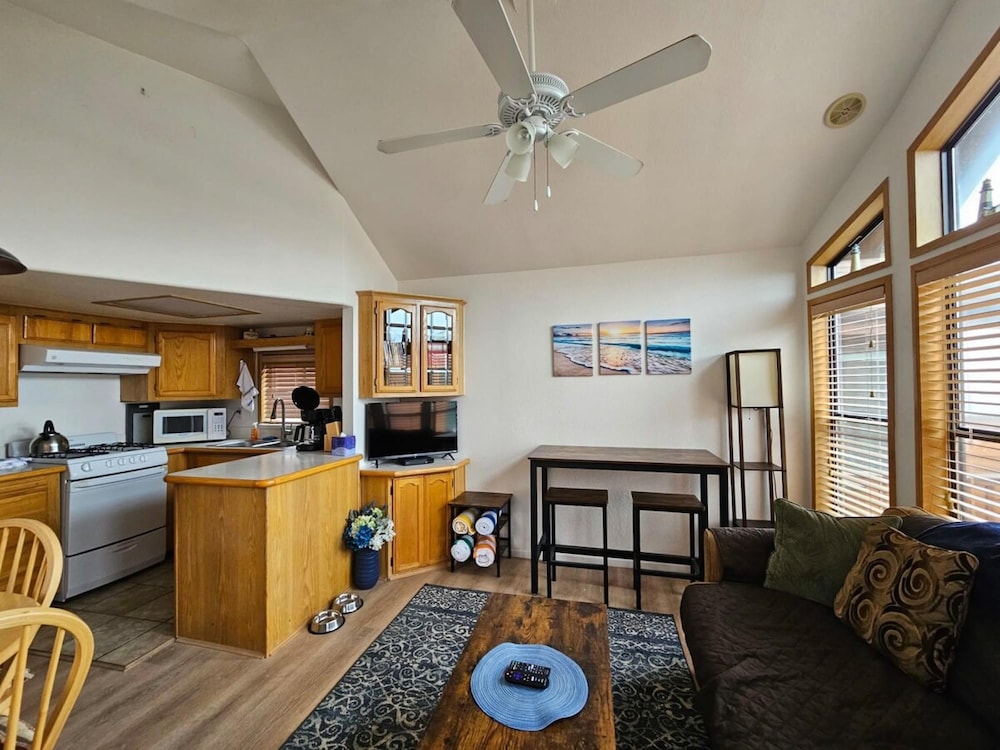 Ocean Front Cabin 1 With Jacuzzi Amazing Views