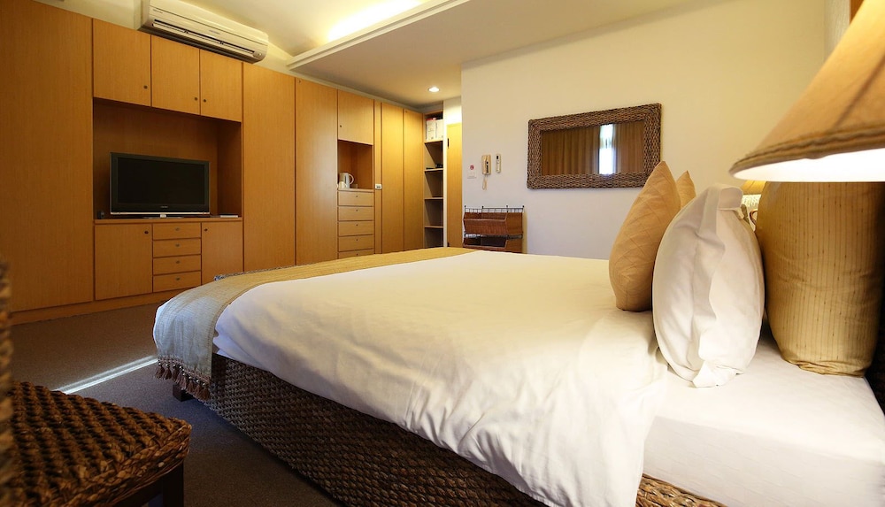 Pine Sea and Flower Hostel